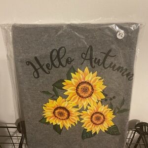 Gray 'Hello Autumn' Sunflower T shirt